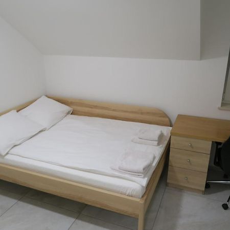 Rooms For Rent In Любляна Екстериор снимка