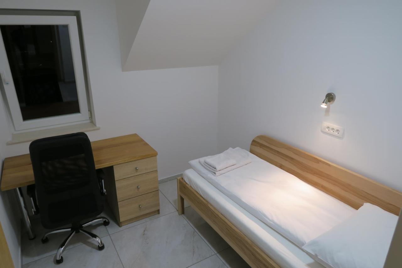 Rooms For Rent In Любляна Екстериор снимка