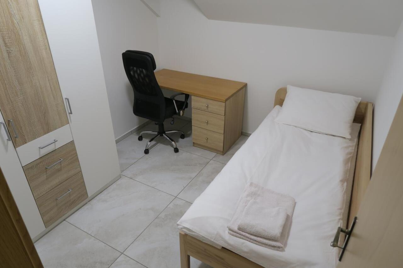 Rooms For Rent In Любляна Екстериор снимка