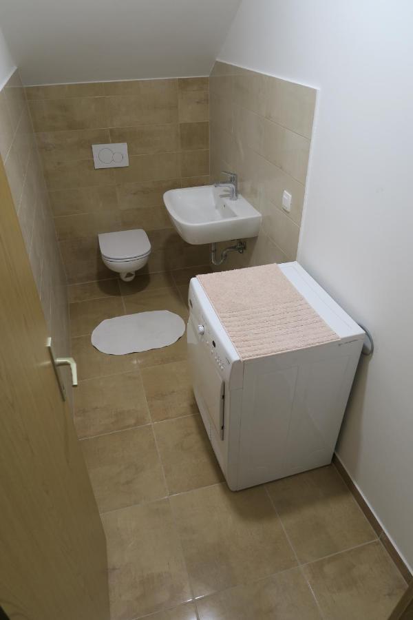 Rooms For Rent In Любляна Екстериор снимка