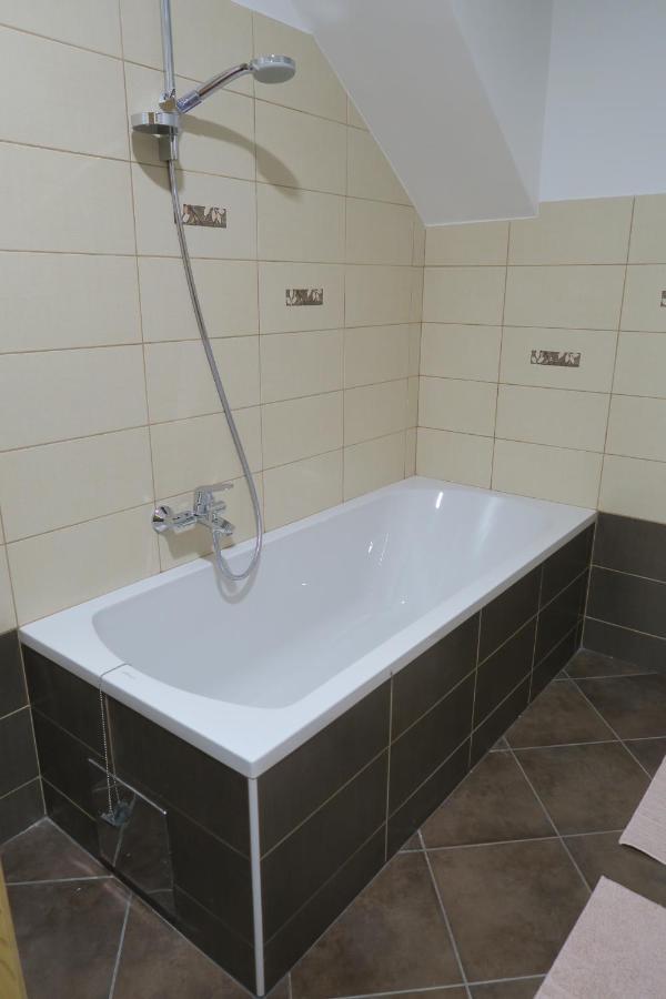 Rooms For Rent In Любляна Екстериор снимка