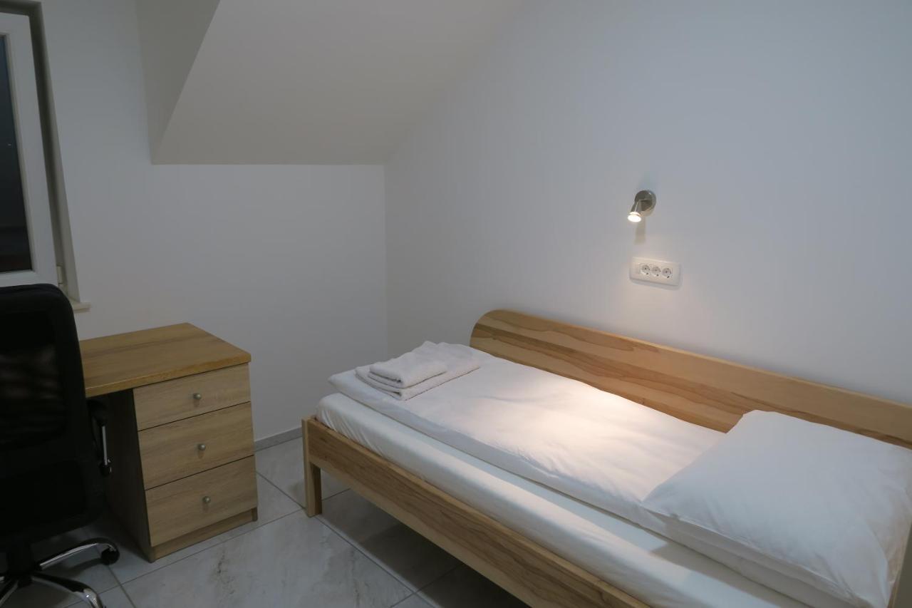 Rooms For Rent In Любляна Екстериор снимка