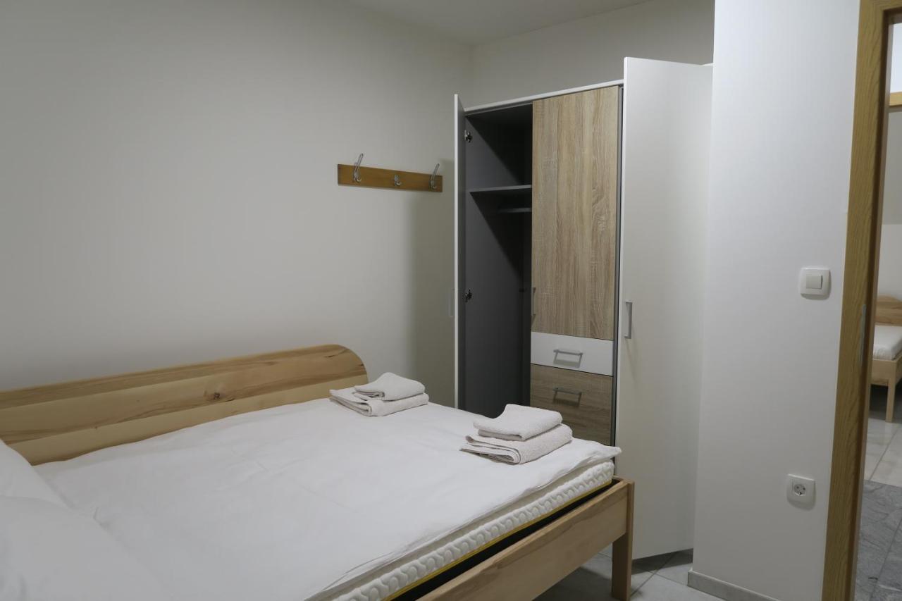 Rooms For Rent In Любляна Екстериор снимка